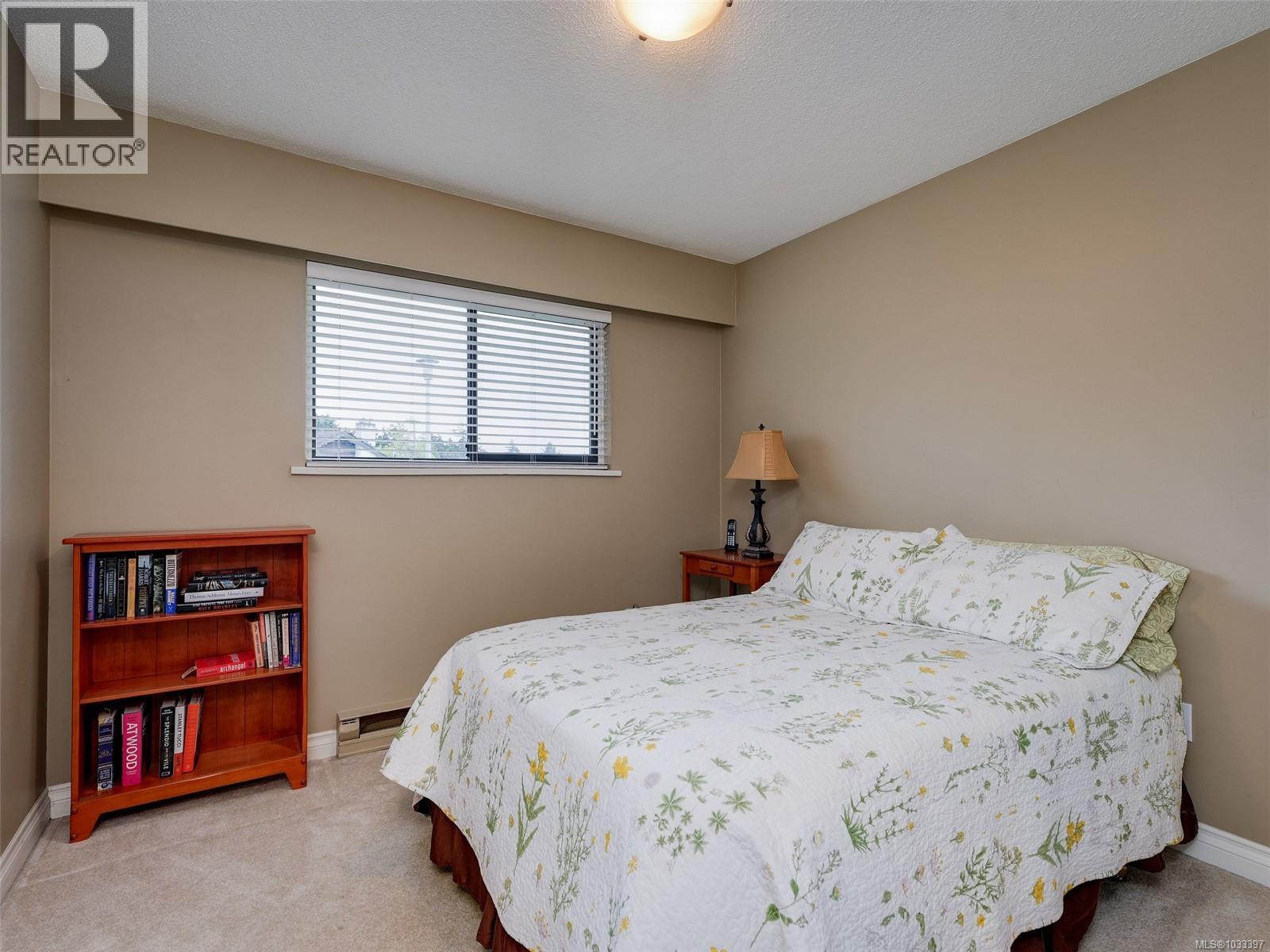 3904 Lexington Ave, Saanich, British Columbia  V8N 5K7 - Photo 13 - 1033397
