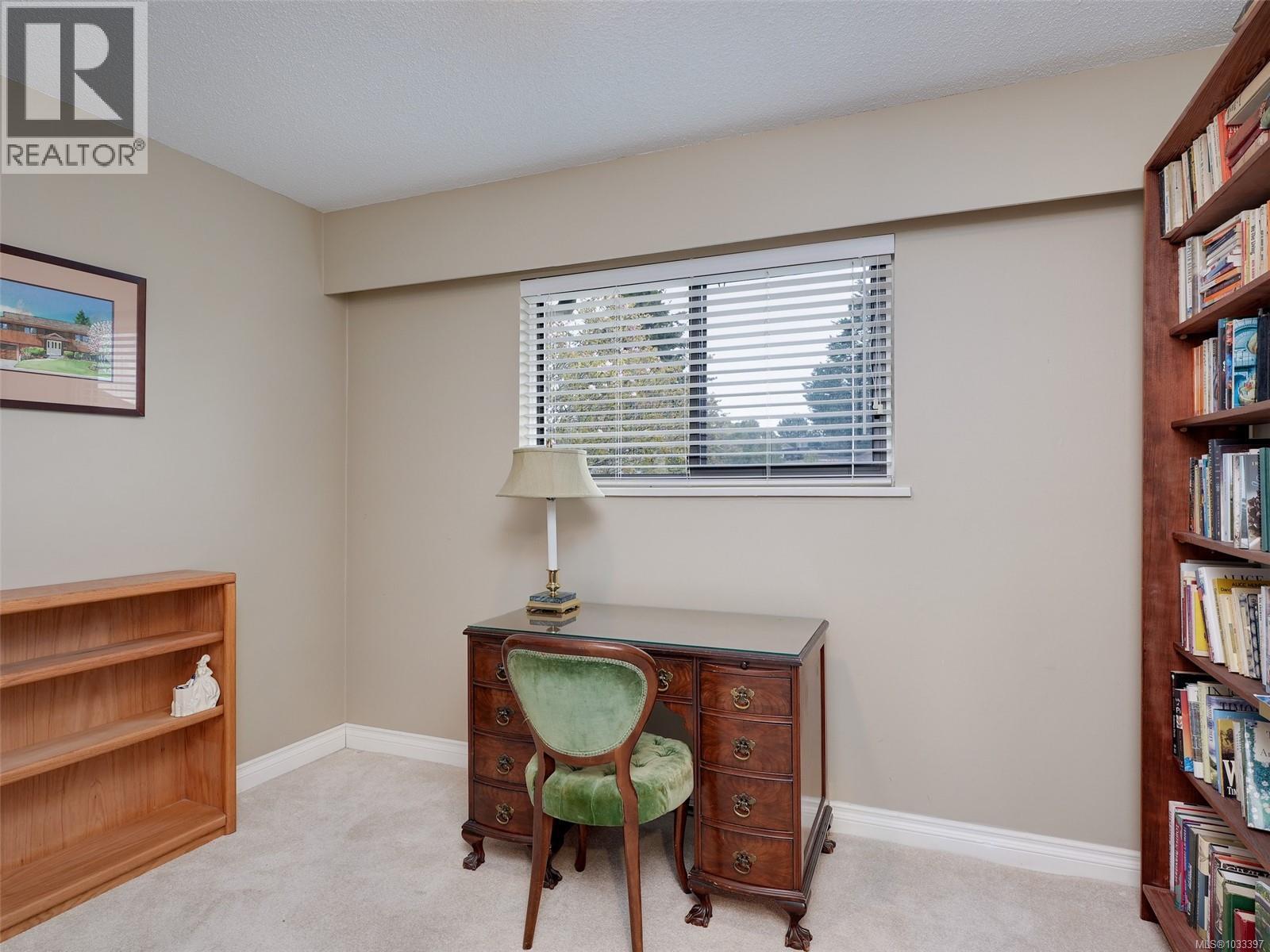 3904 Lexington Ave, Saanich, British Columbia  V8N 5K7 - Photo 15 - 1033397