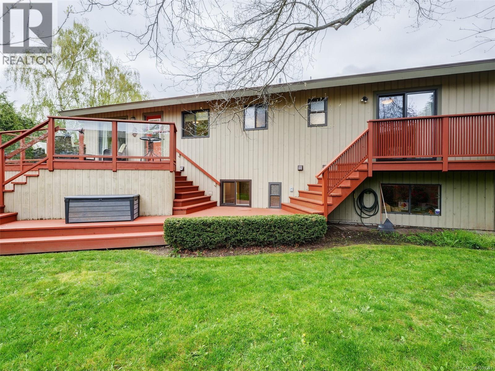 3904 Lexington Ave, Saanich, British Columbia  V8N 5K7 - Photo 23 - 1033397