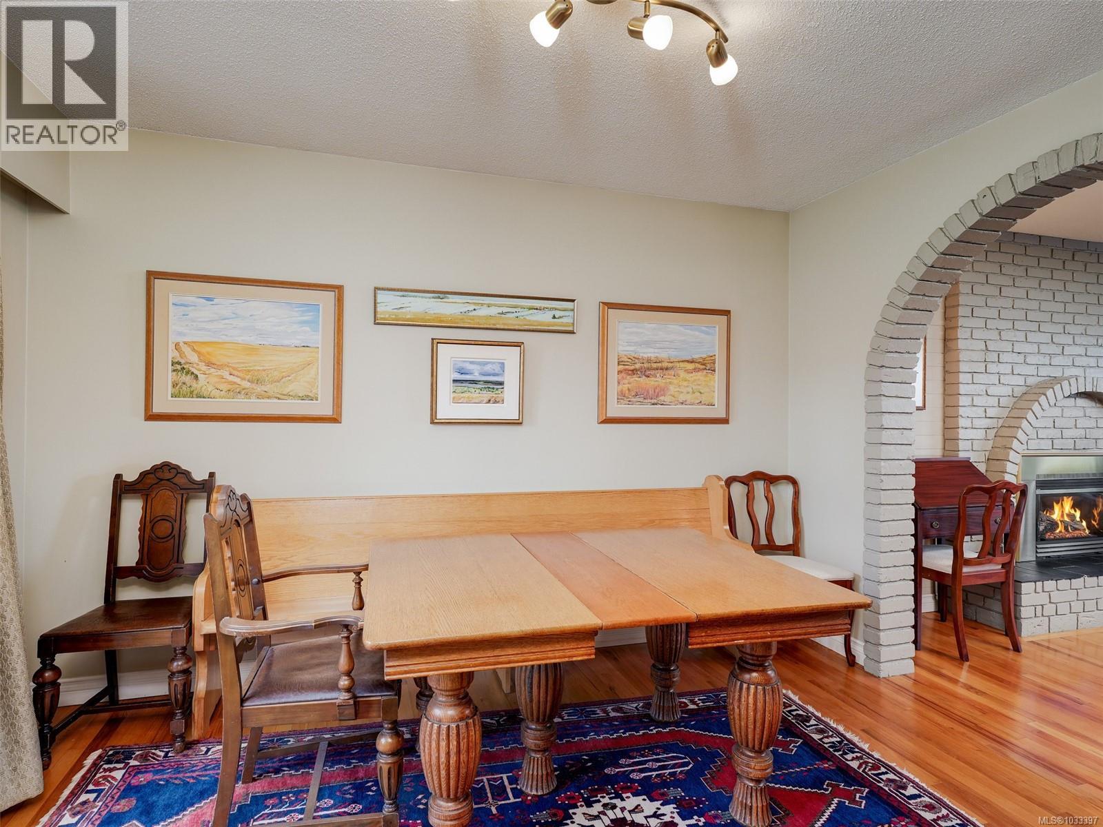 3904 Lexington Ave, Saanich, British Columbia  V8N 5K7 - Photo 6 - 1033397