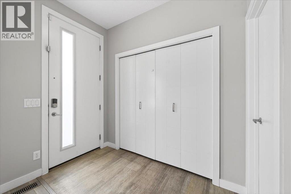 123, 123 Redstone Crescent Ne, Calgary, Alberta  T3N 1M4 - Photo 3 - A2302681