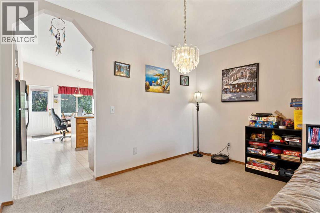 21 Citadel Crest Circle NW, Calgary, Alberta  T3G 4G2 - Photo 6 - A2303315