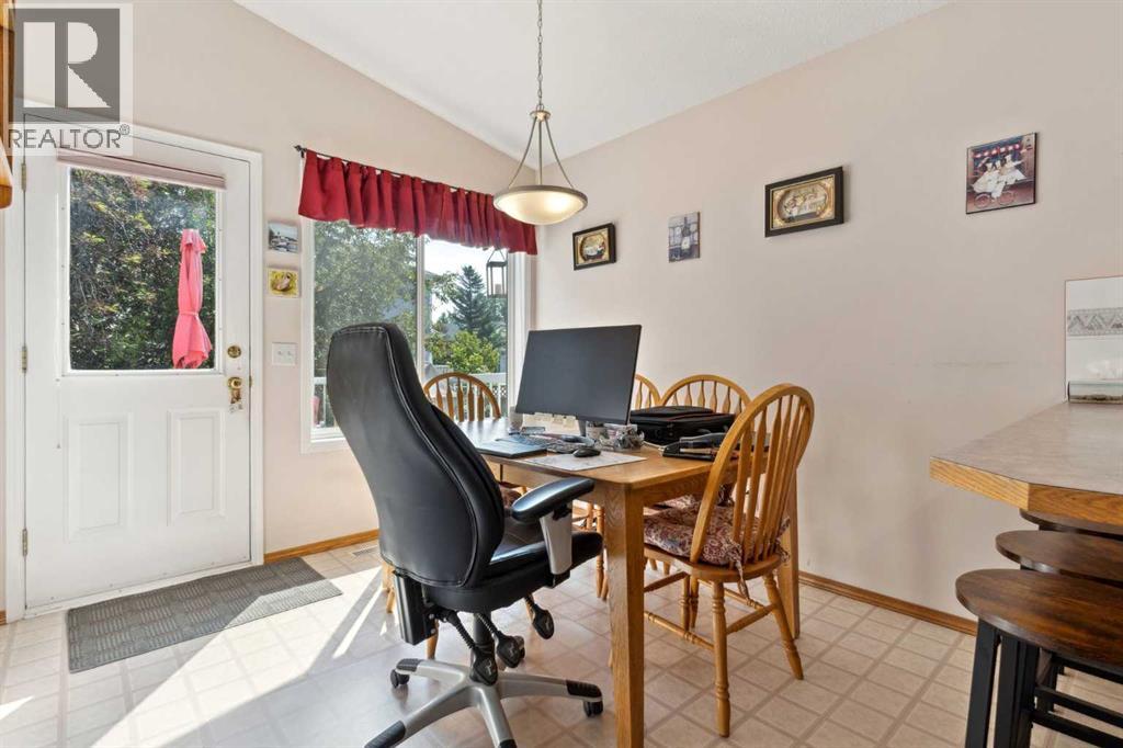 21 Citadel Crest Circle NW, Calgary, Alberta  T3G 4G2 - Photo 11 - A2303315