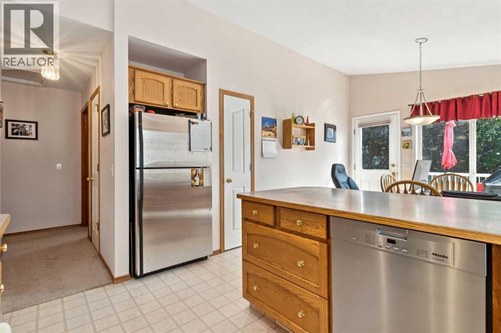 21 Citadel Crest Circle NW, Calgary, Alberta  T3G 4G2 - Photo 9 - A2303315