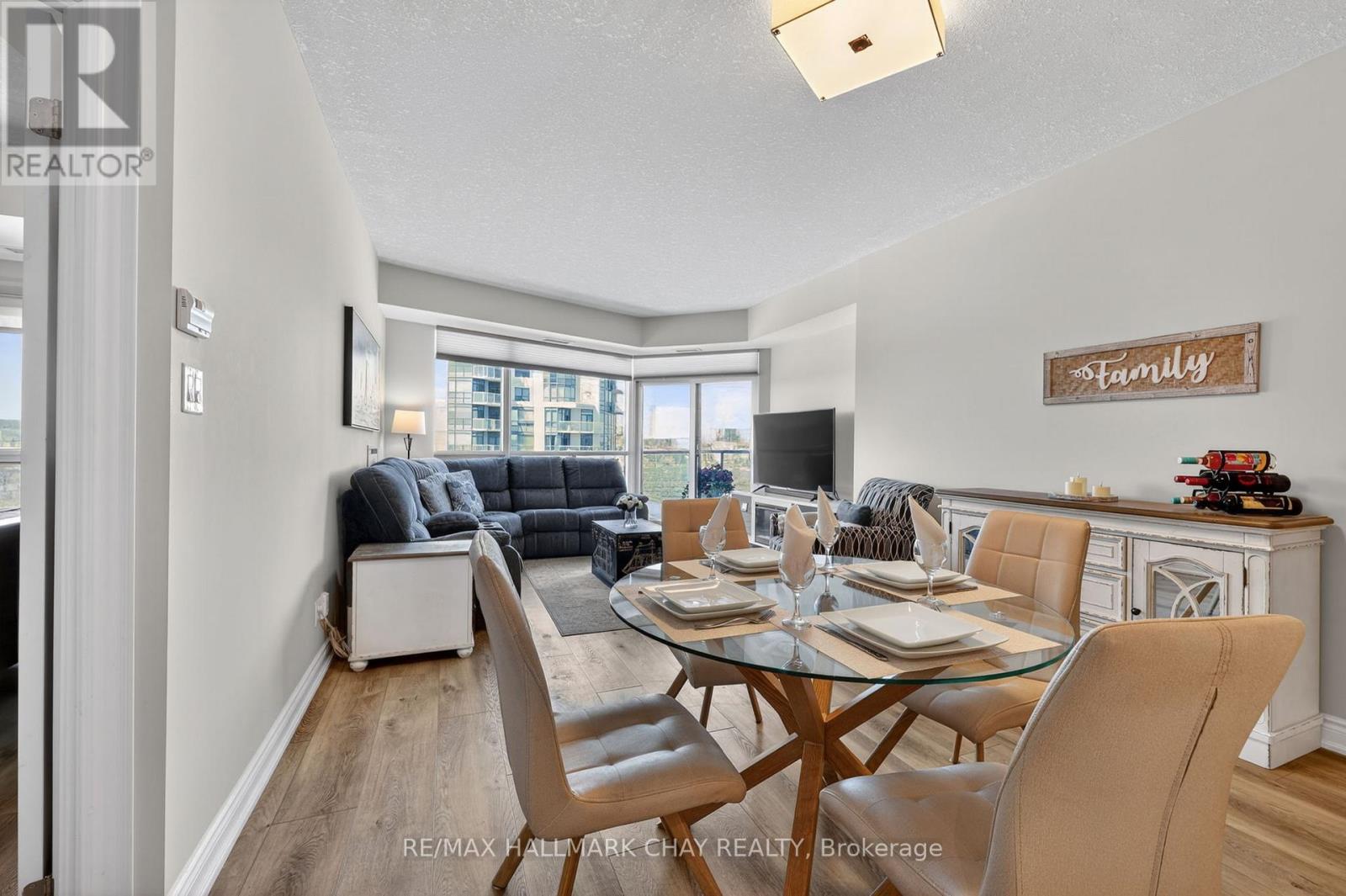 805 - 37 Ellen Street, Barrie (City Centre), Ontario  L4N 6G2 - Photo 10 - S13042744