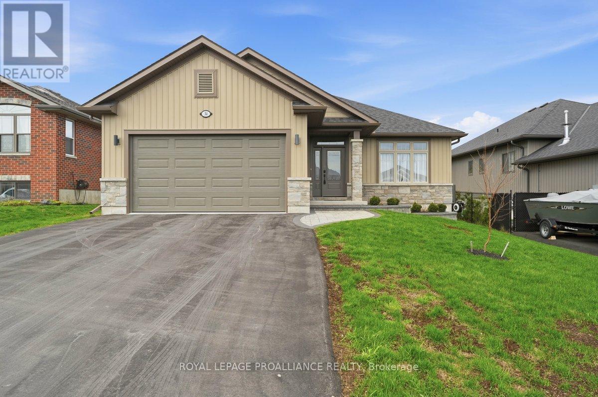 34 ROSEWOOD DRIVE, Quinte West, Ontario