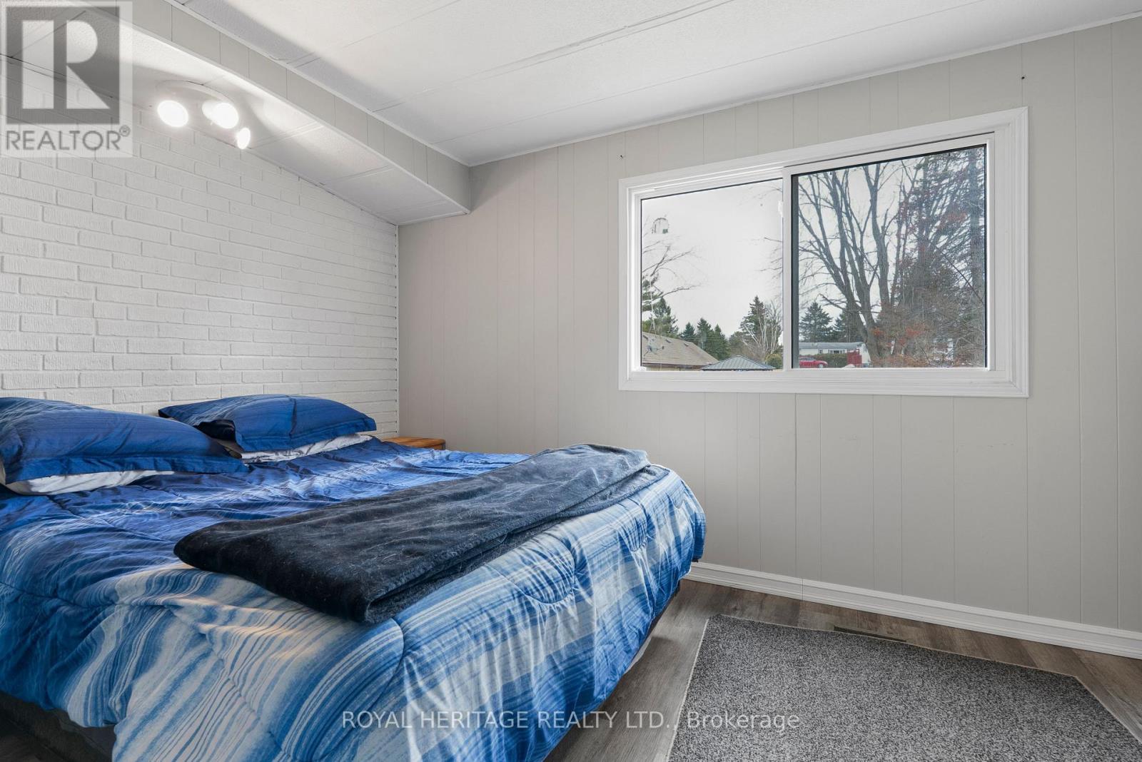 16 Fenelon Way, Kawartha Lakes, Ontario  K9V 4R1 - Photo 18 - X12952358