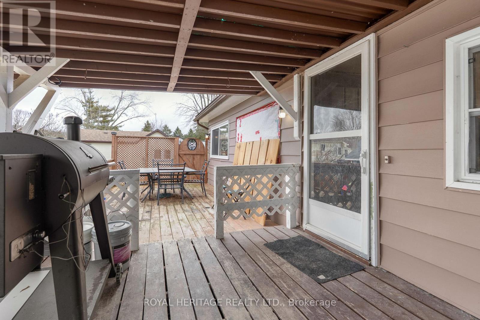 16 Fenelon Way, Kawartha Lakes, Ontario  K9V 4R1 - Photo 24 - X12952358