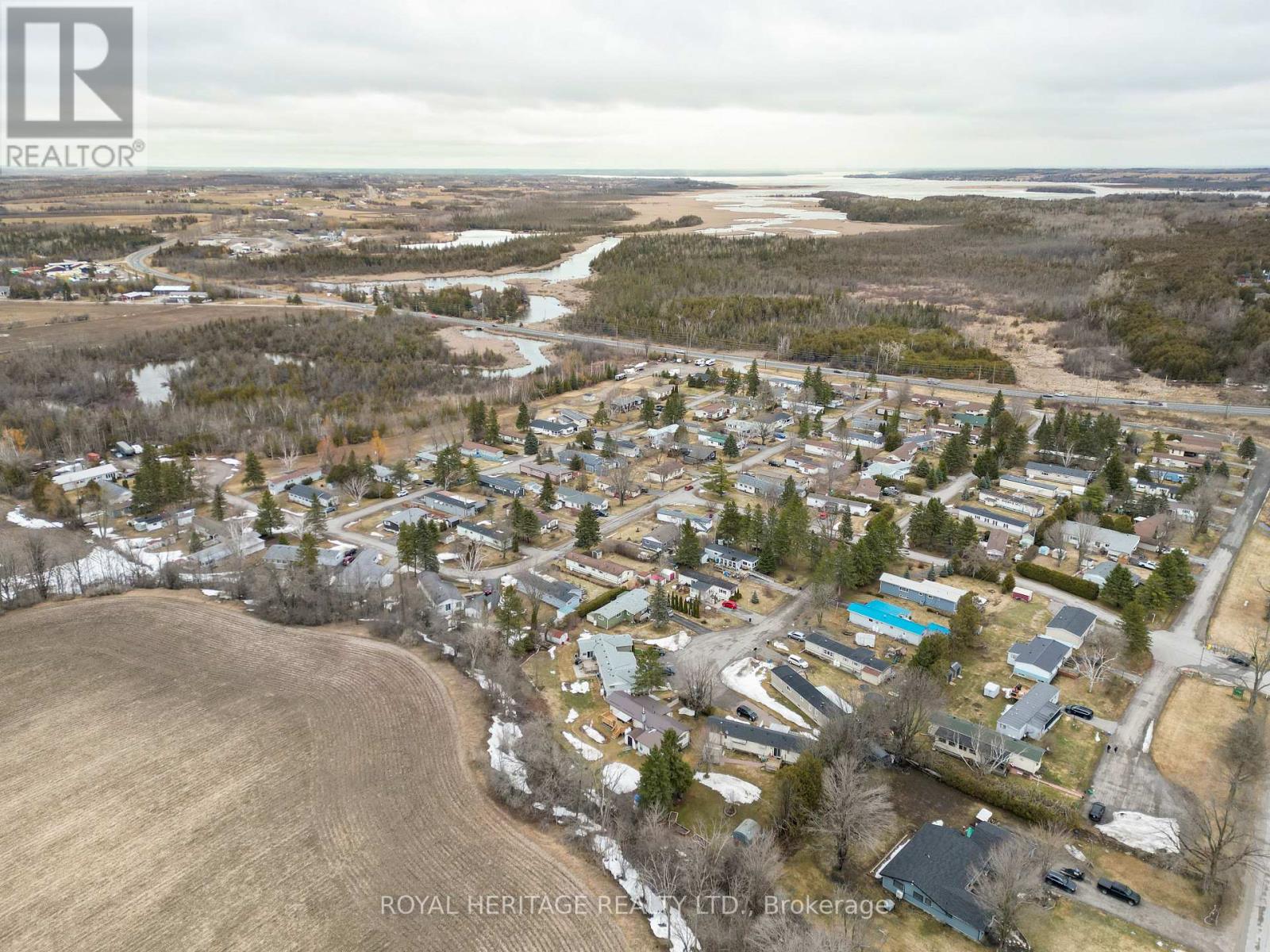 16 Fenelon Way, Kawartha Lakes, Ontario  K9V 4R1 - Photo 35 - X12952358