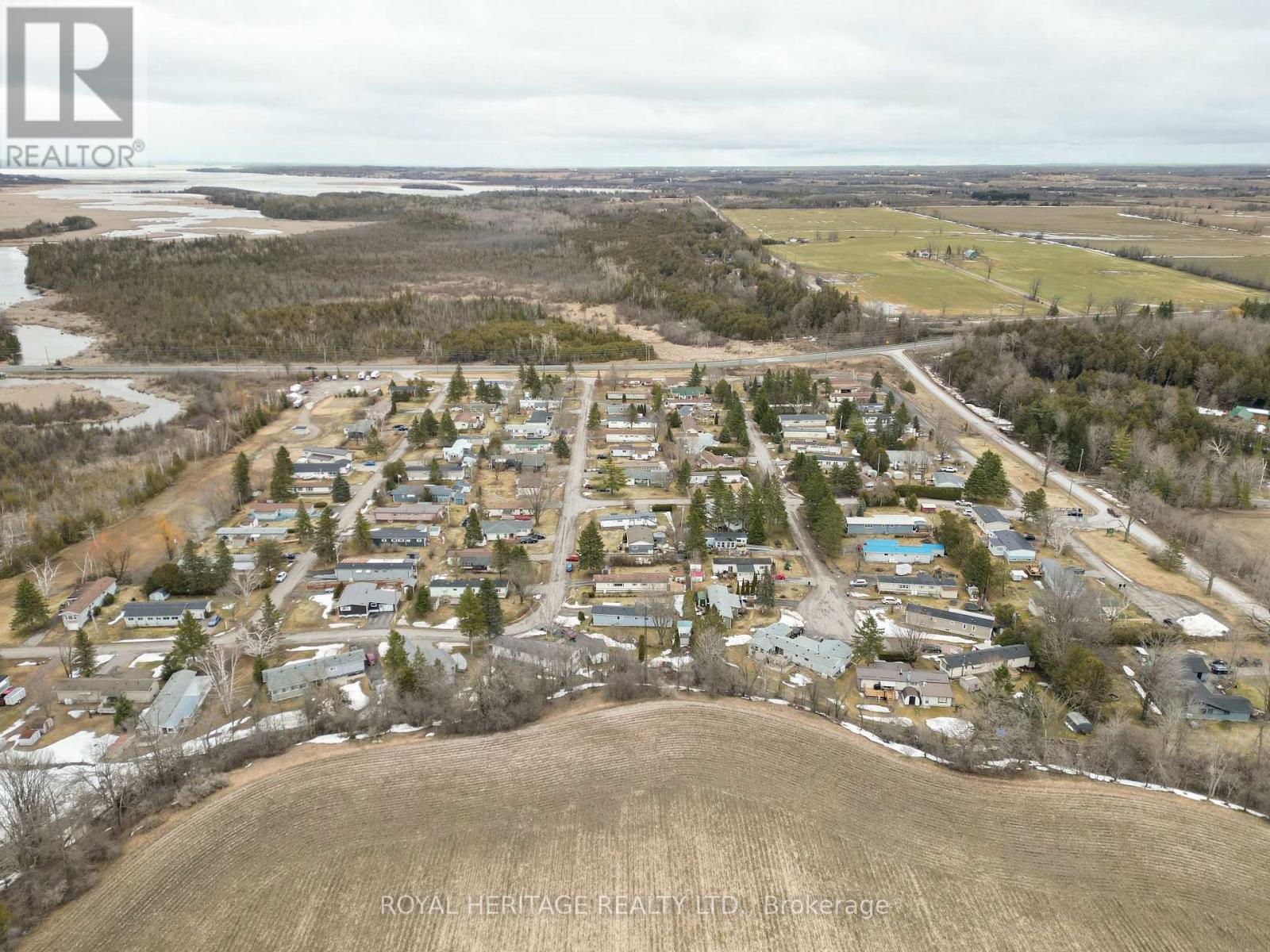 16 Fenelon Way, Kawartha Lakes, Ontario  K9V 4R1 - Photo 34 - X12952358