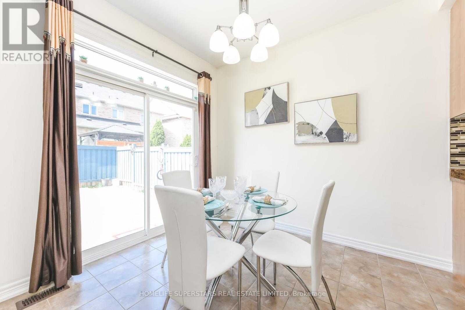 16 Altura Way, Brampton, Ontario  L6P 4A1 - Photo 6 - W13042606