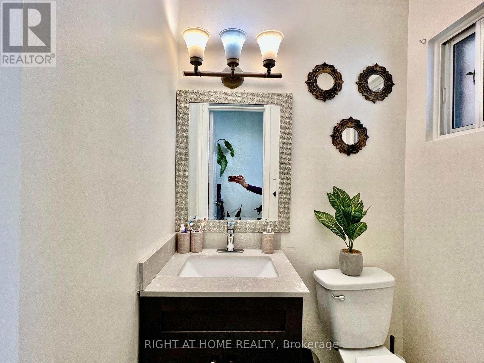 25 Baronwood Court, Brampton, Ontario  L6V 3H6 - Photo 12 - W13042624