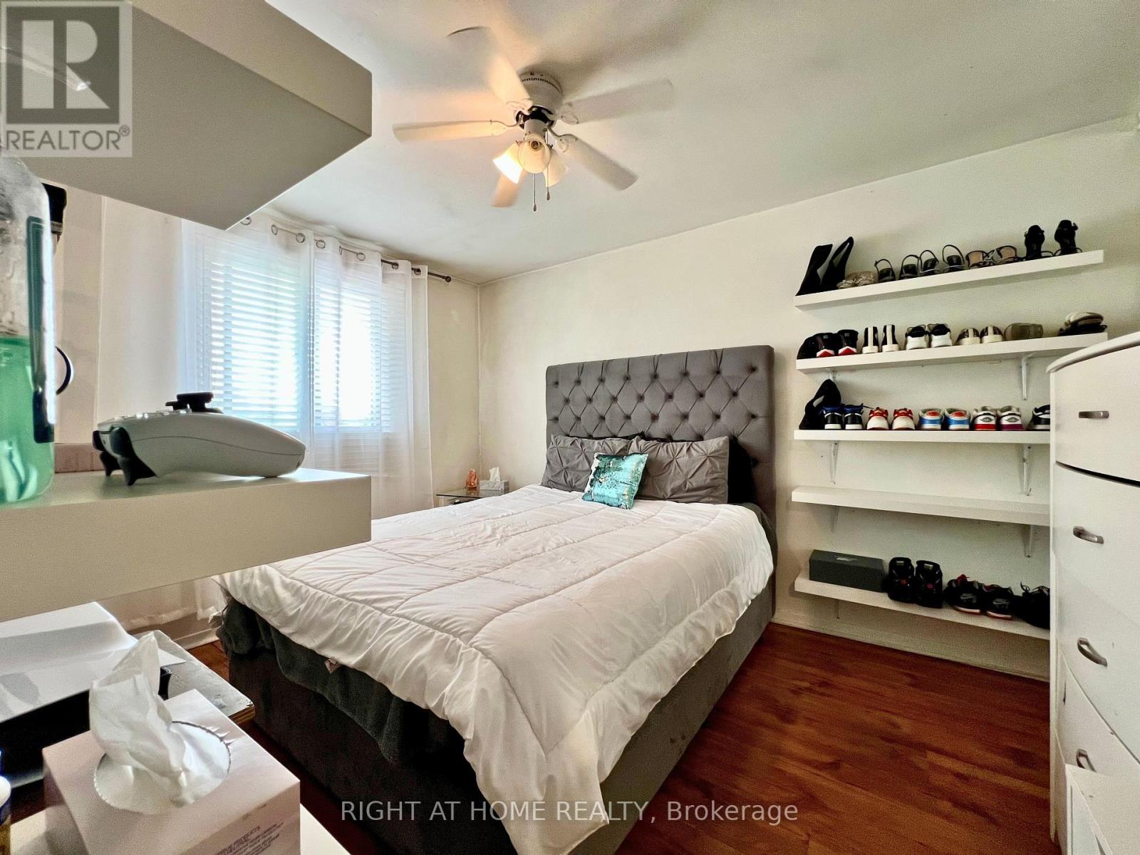 25 Baronwood Court, Brampton, Ontario  L6V 3H6 - Photo 7 - W13042624