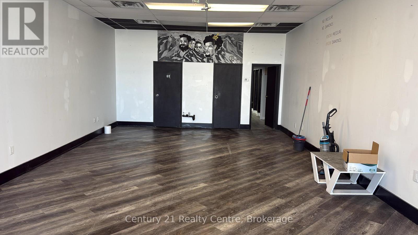 4 - 341 Parkhurst Square, Brampton, Ontario  L6T 0C2 - Photo 2 - W13042674