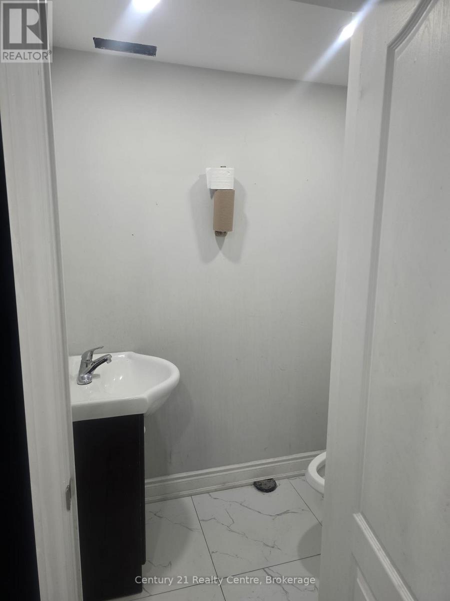 4 - 341 Parkhurst Square, Brampton, Ontario  L6T 0C2 - Photo 3 - W13042674