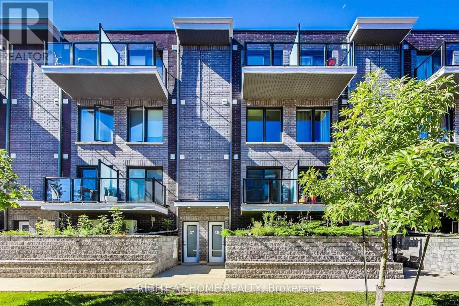 38 - 2059 WESTON ROAD, Toronto, Ontario