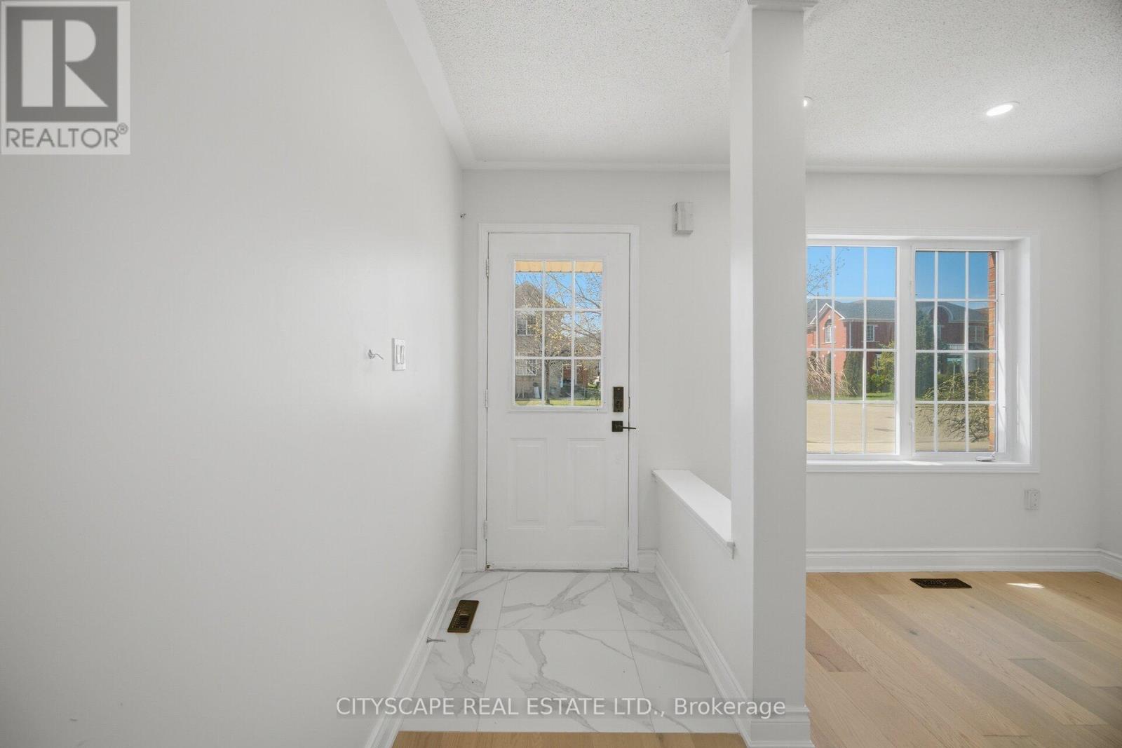 106 Tianlee Crescent E, Brampton, Ontario  L7A 2X4 - Photo 7 - W13042770