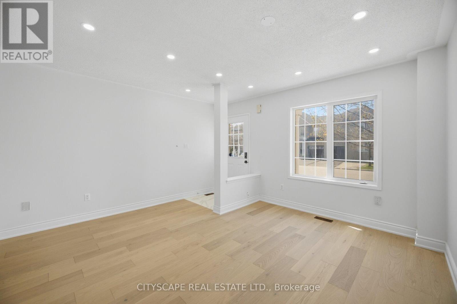 106 Tianlee Crescent E, Brampton, Ontario  L7A 2X4 - Photo 9 - W13042770