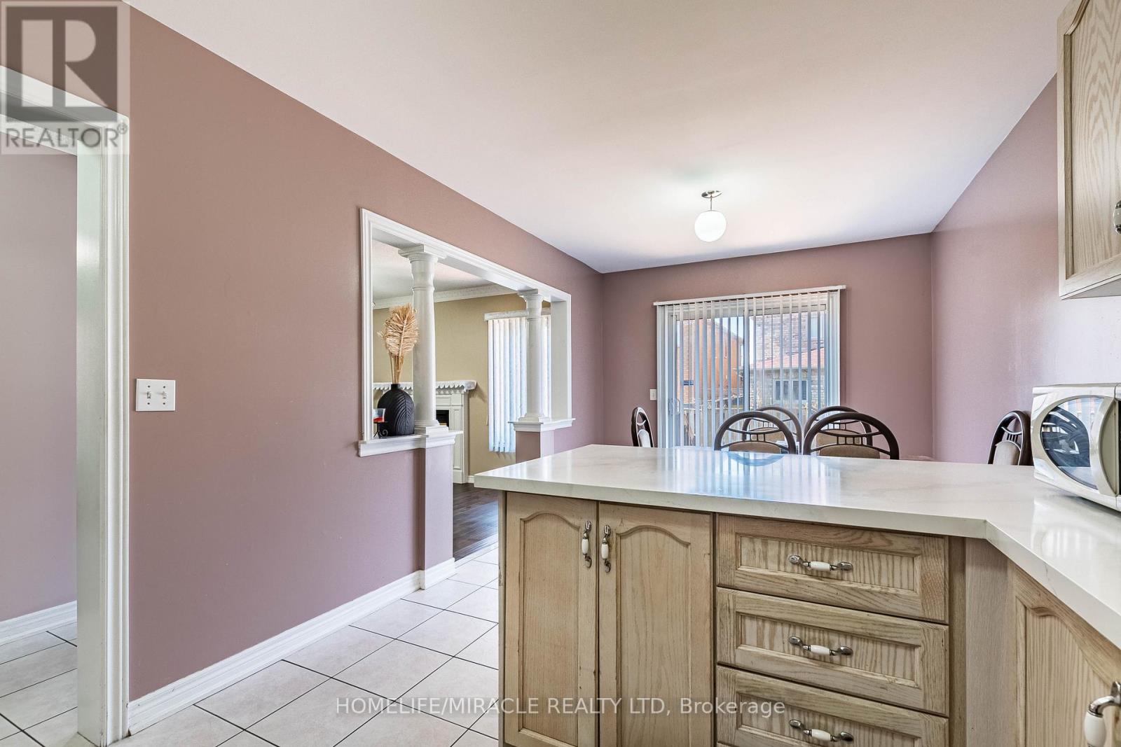 Upper Portion - 62 Long Meadow Road, Brampton, Ontario  L6P 1Z9 - Photo 19 - W13042772