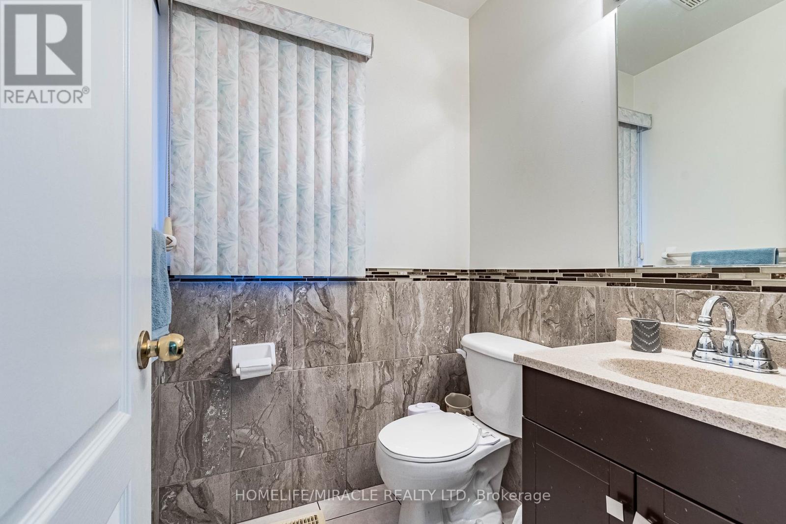 Upper Portion - 62 Long Meadow Road, Brampton, Ontario  L6P 1Z9 - Photo 20 - W13042772