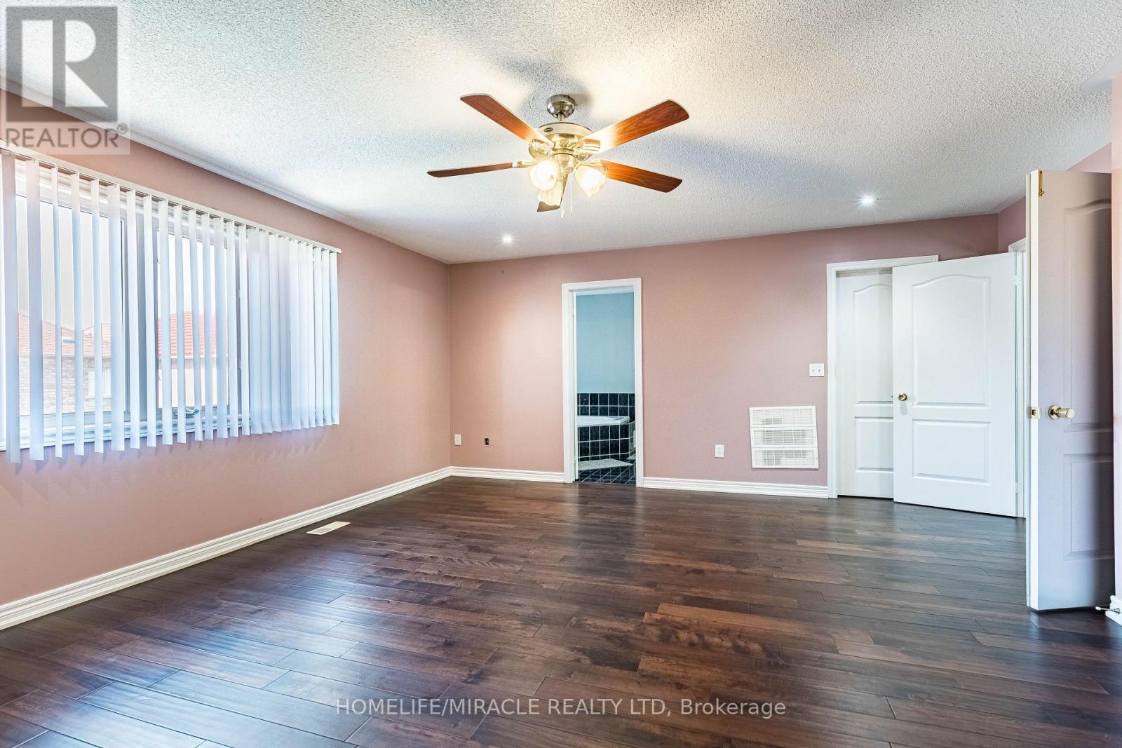 Upper Portion - 62 Long Meadow Road, Brampton, Ontario  L6P 1Z9 - Photo 29 - W13042772