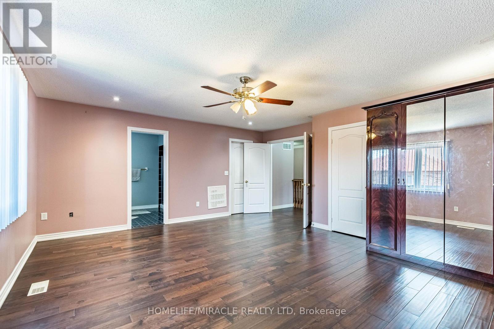 Upper Portion - 62 Long Meadow Road, Brampton, Ontario  L6P 1Z9 - Photo 30 - W13042772