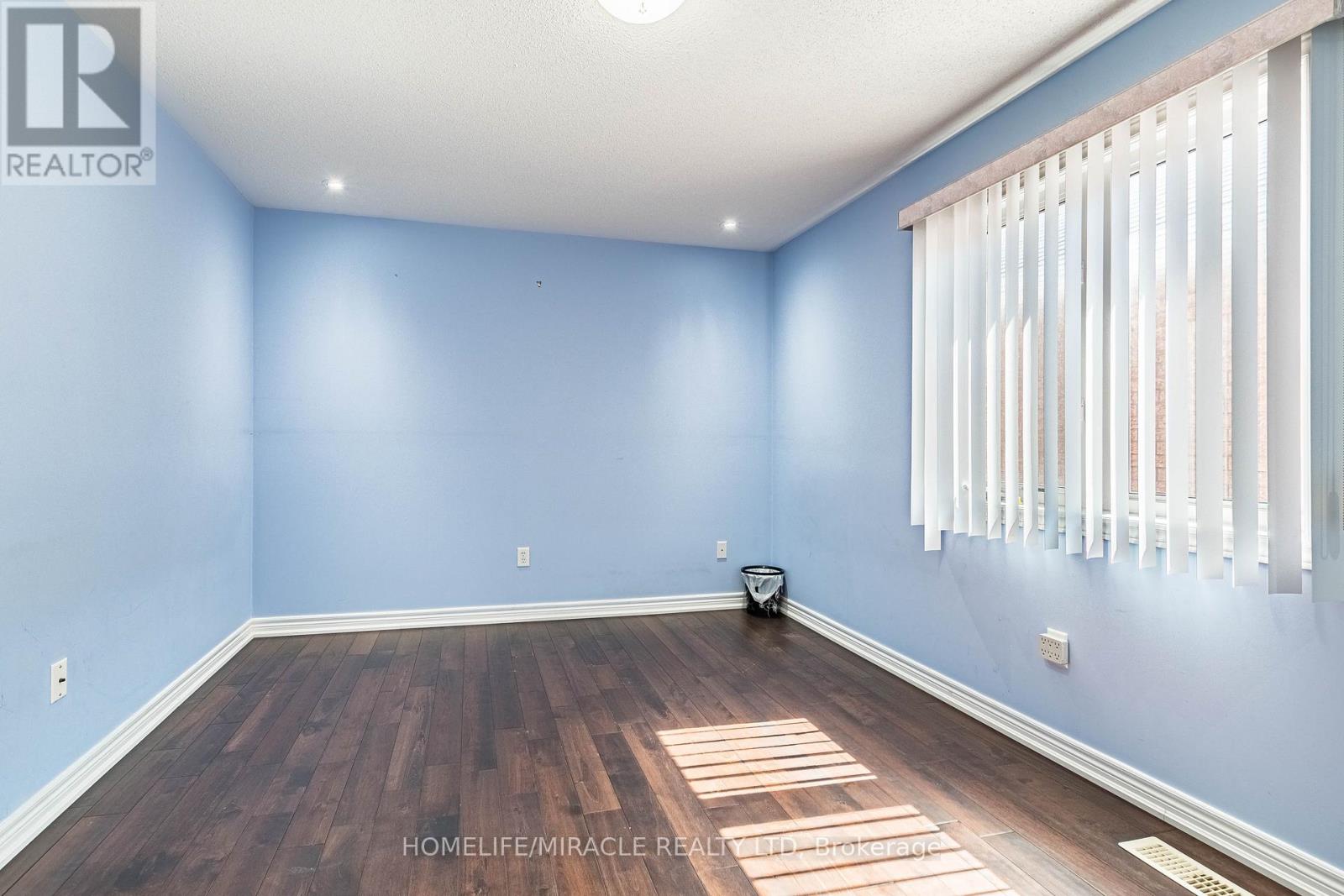 Upper Portion - 62 Long Meadow Road, Brampton, Ontario  L6P 1Z9 - Photo 36 - W13042772