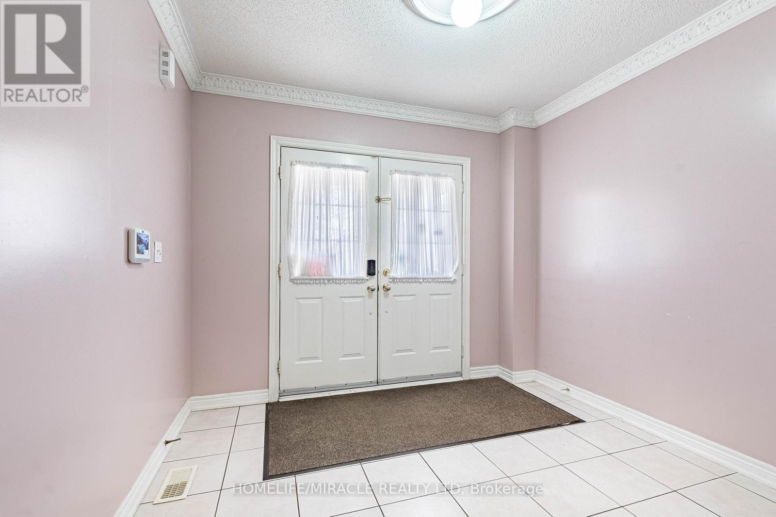 Upper Portion - 62 Long Meadow Road, Brampton, Ontario  L6P 1Z9 - Photo 4 - W13042772