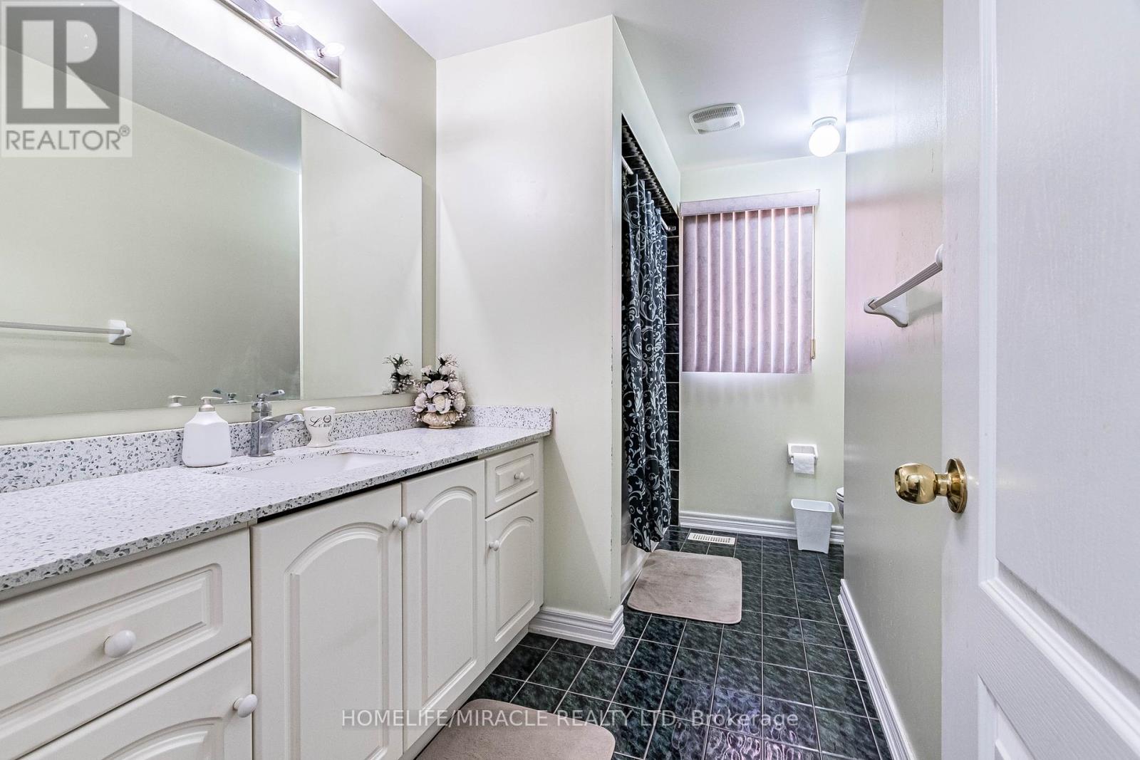 Upper Portion - 62 Long Meadow Road, Brampton, Ontario  L6P 1Z9 - Photo 43 - W13042772