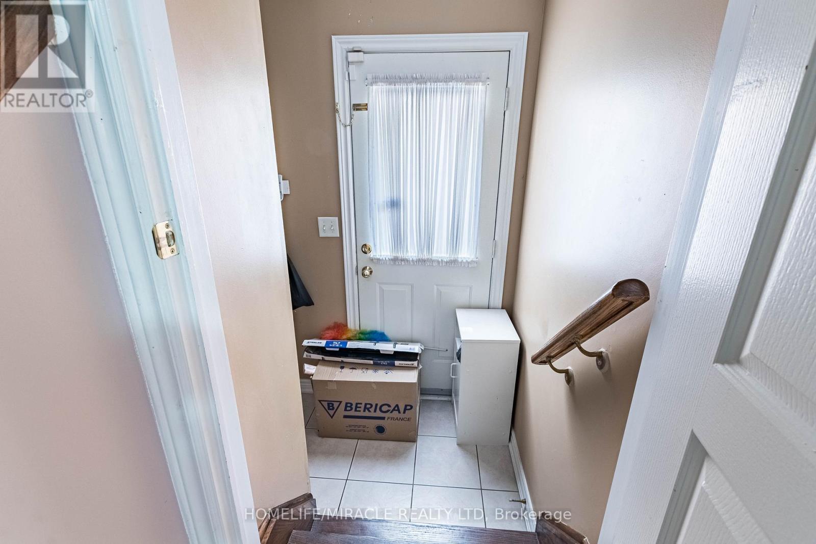 Upper Portion - 62 Long Meadow Road, Brampton, Ontario  L6P 1Z9 - Photo 46 - W13042772