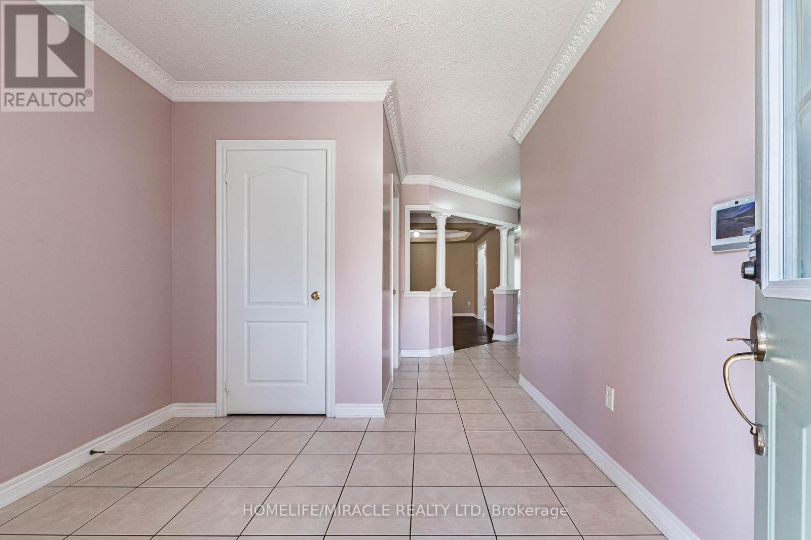 Upper Portion - 62 Long Meadow Road, Brampton, Ontario  L6P 1Z9 - Photo 5 - W13042772