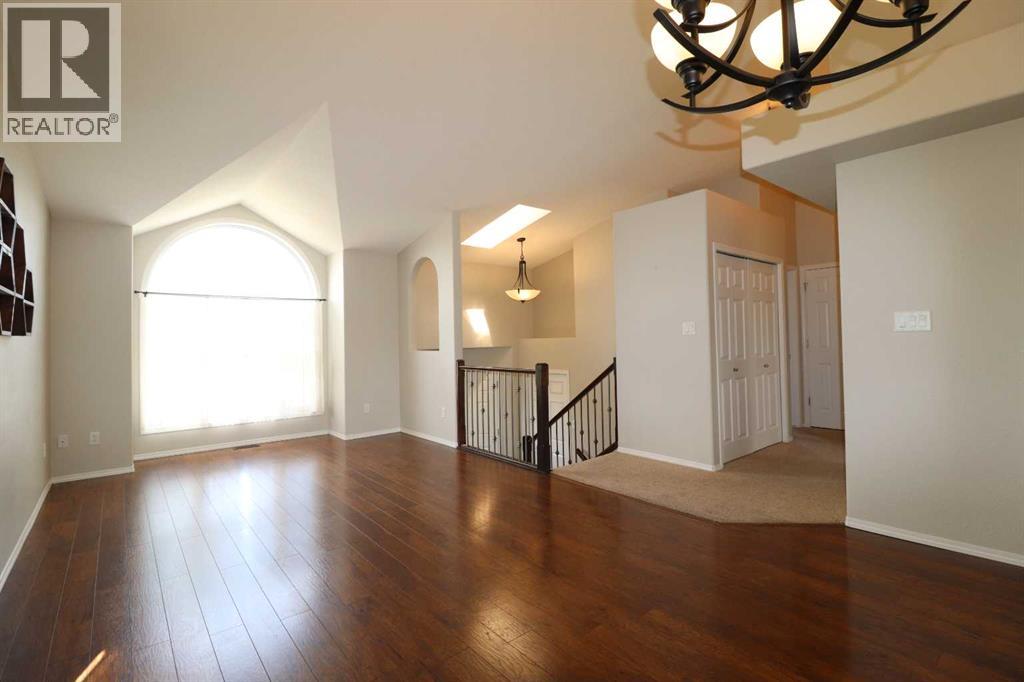 1664 Coalbanks Boulevard W, Lethbridge, Alberta  T1J 2X4 - Photo 2 - A2299174