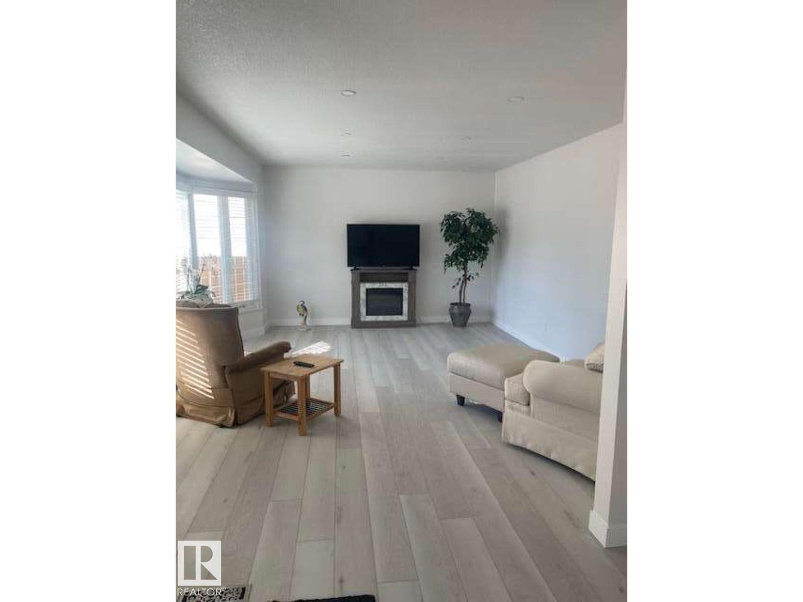 1929 65 St Nw, Edmonton, Alberta  T6L 1M1 - Photo 4 - E4484126