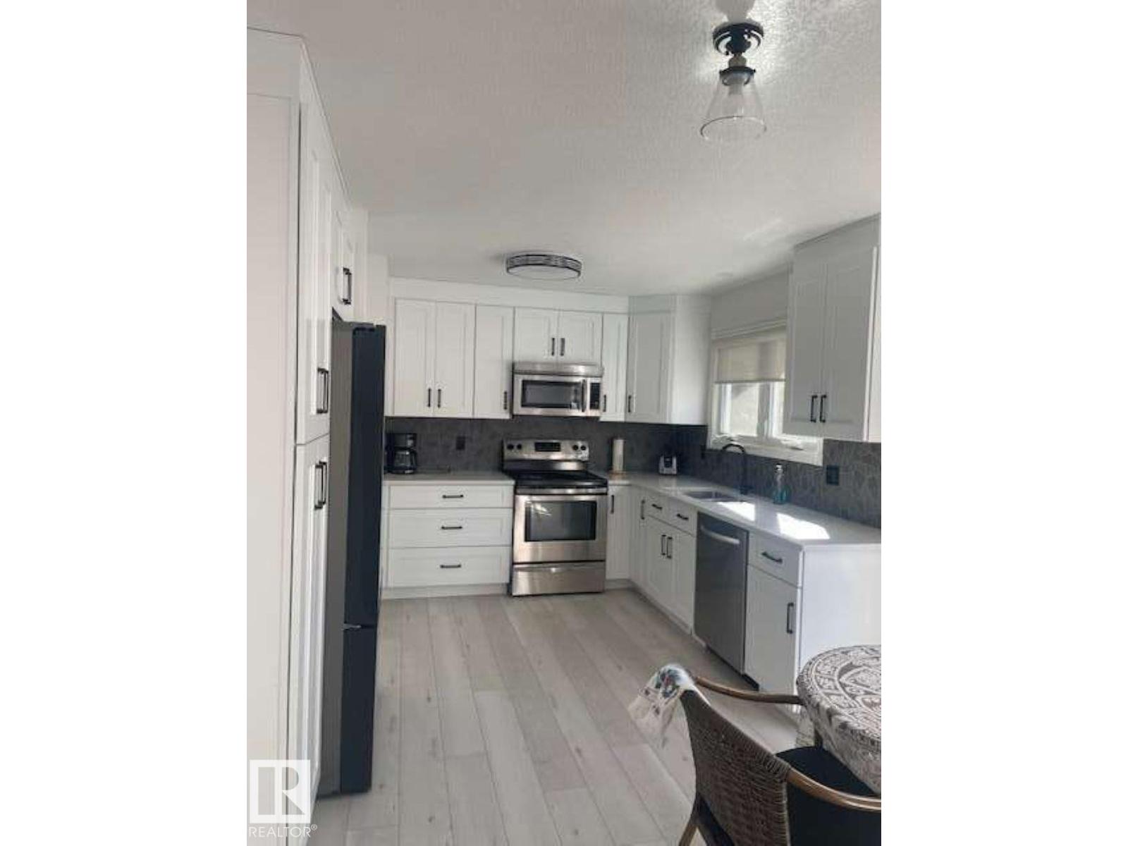 1929 65 St Nw, Edmonton, Alberta  T6L 1M1 - Photo 7 - E4484126