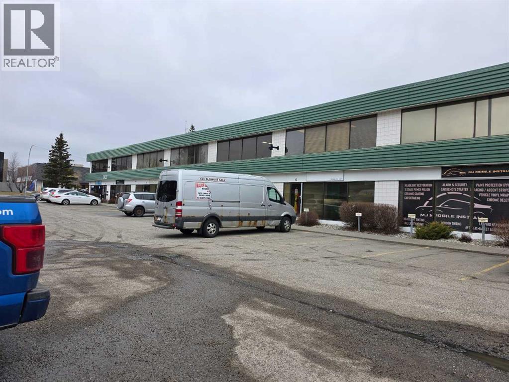 8, 3610 29 Street NE, Calgary, Alberta  T1Y 5Z7 - Photo 2 - A2304666