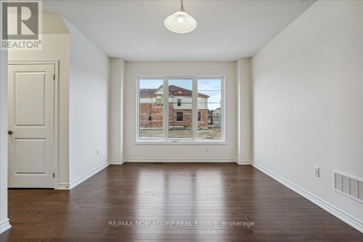 259 Madelaine Drive, Barrie, Ontario  L9J 0P4 - Photo 4 - S13038234