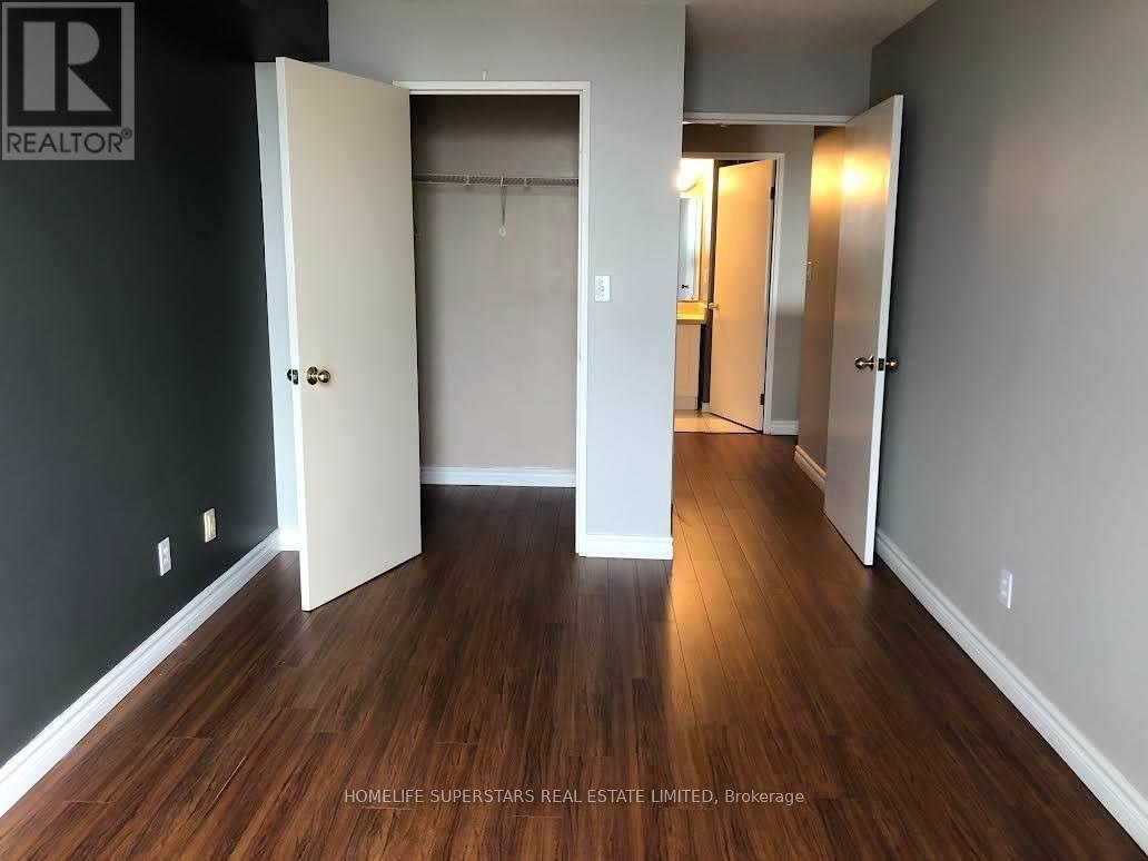 309 - 155 Hillcrest Avenue, Mississauga, Ontario  L5B 3Z2 - Photo 2 - W12987072