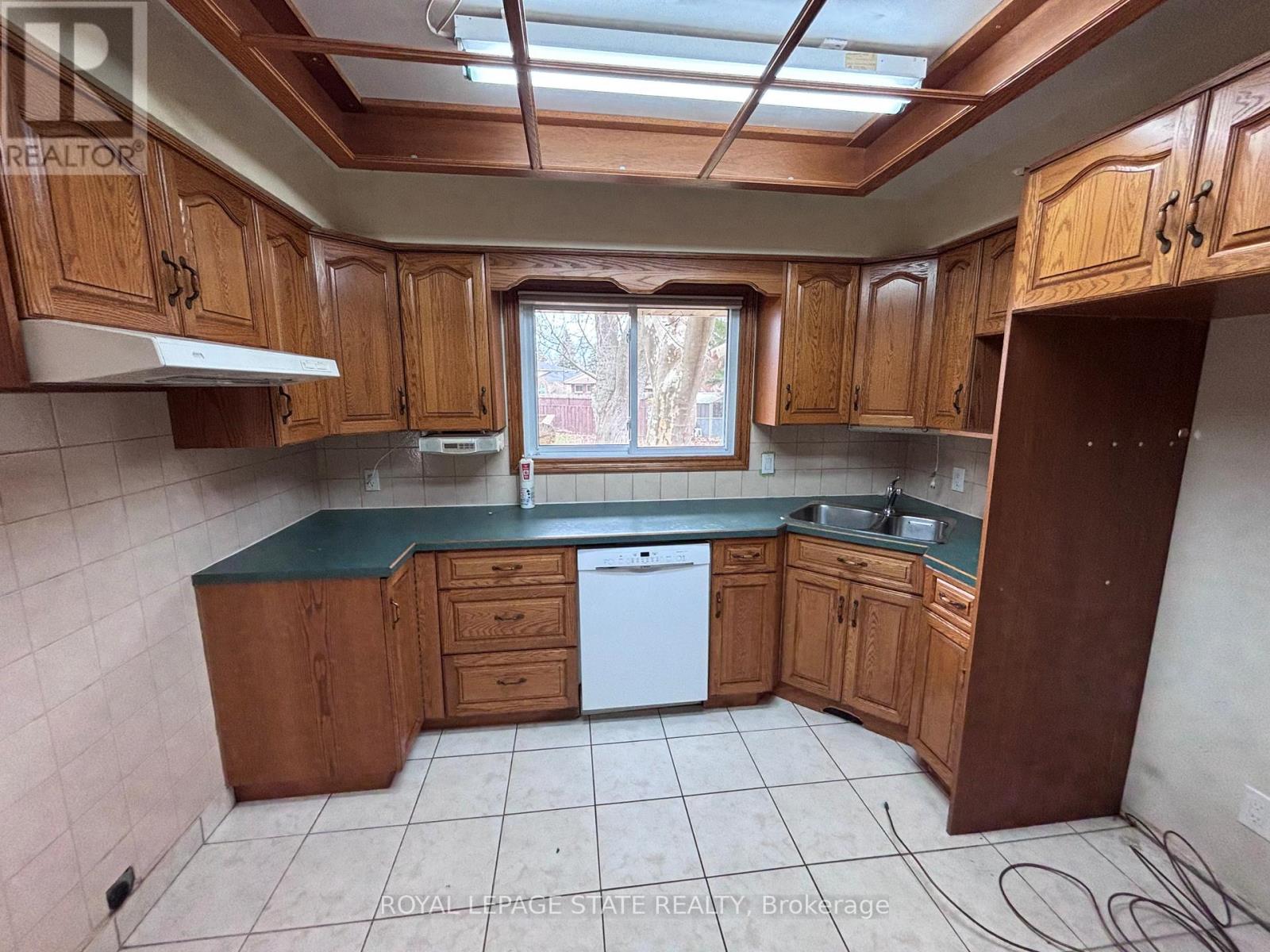 4 Beechwood Court, St. Catharines, Ontario  L2N 3H7 - Photo 10 - X13042694