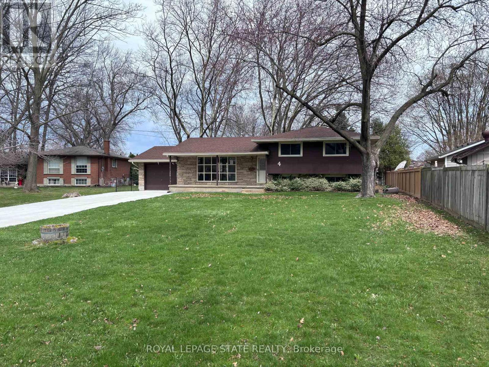 4 Beechwood Court, St. Catharines, Ontario  L2N 3H7 - Photo 3 - X13042694