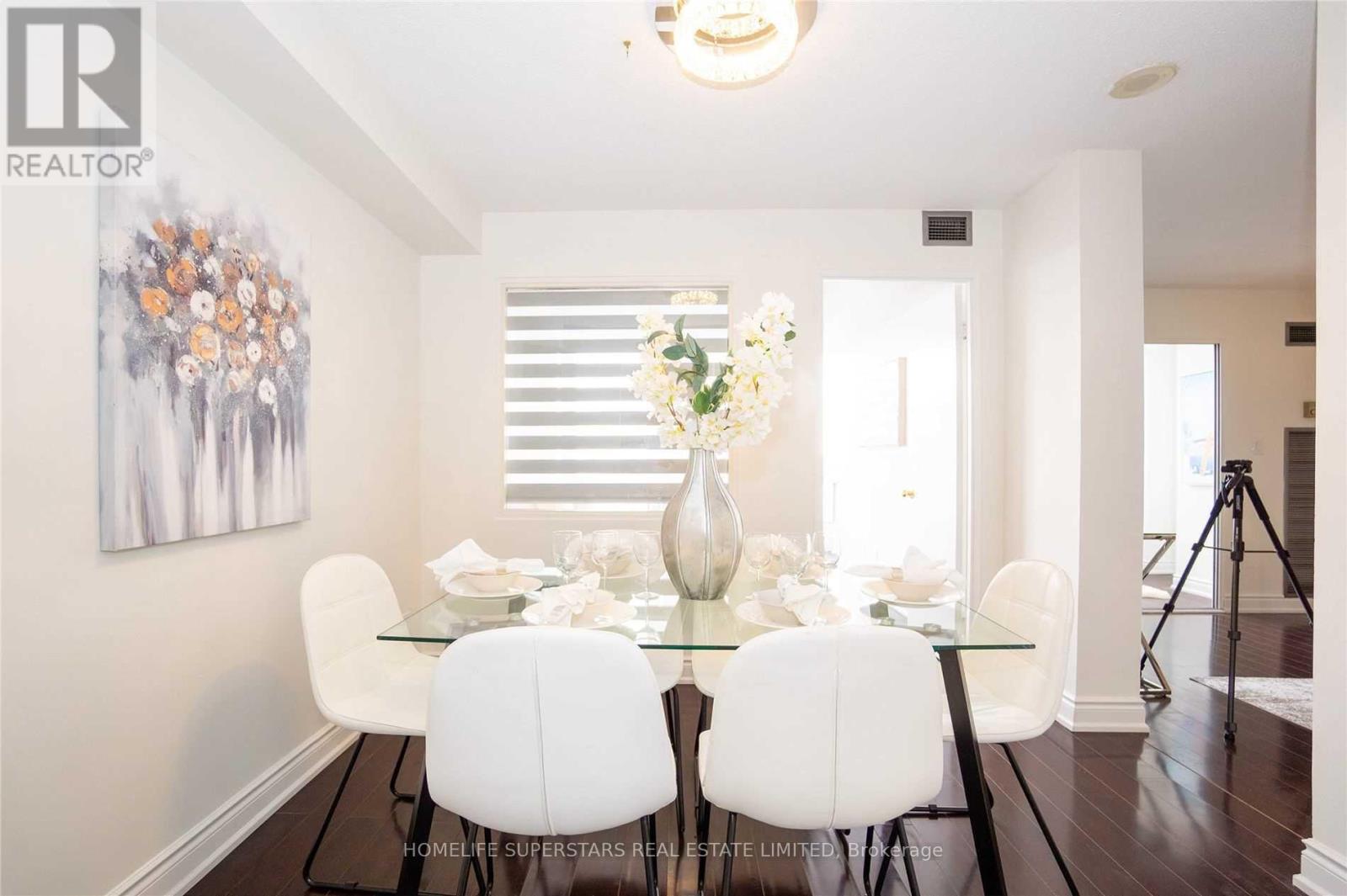 309 - 155 Hillcrest Avenue, Mississauga, Ontario  L5B 3Z2 - Photo 8 - W12987072