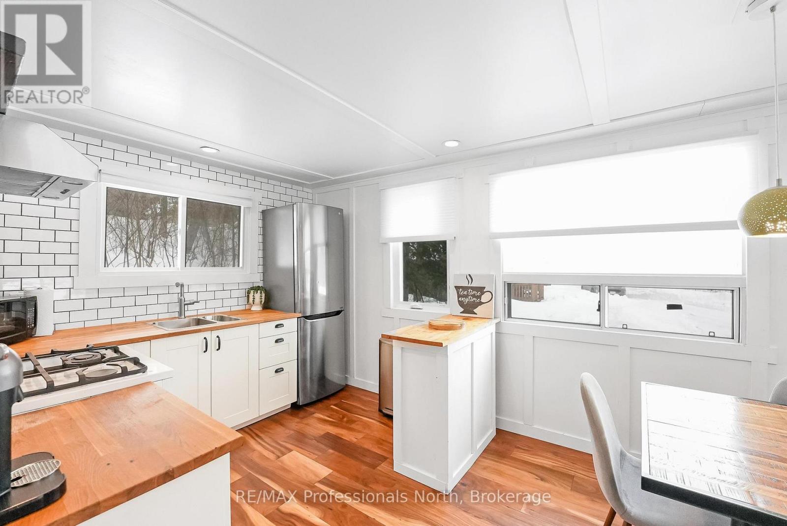 1044 Shanahan Trail, Minden Hills, Ontario  K0M 2K0 - Photo 12 - X12812350