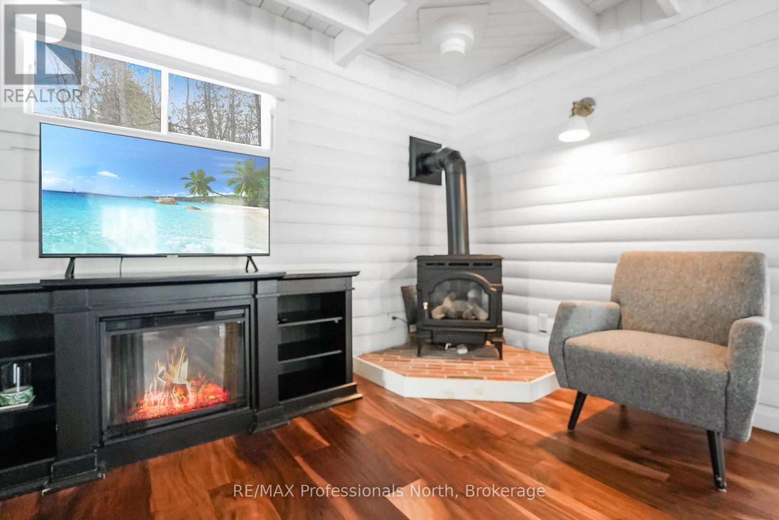 1044 Shanahan Trail, Minden Hills, Ontario  K0M 2K0 - Photo 10 - X12812350