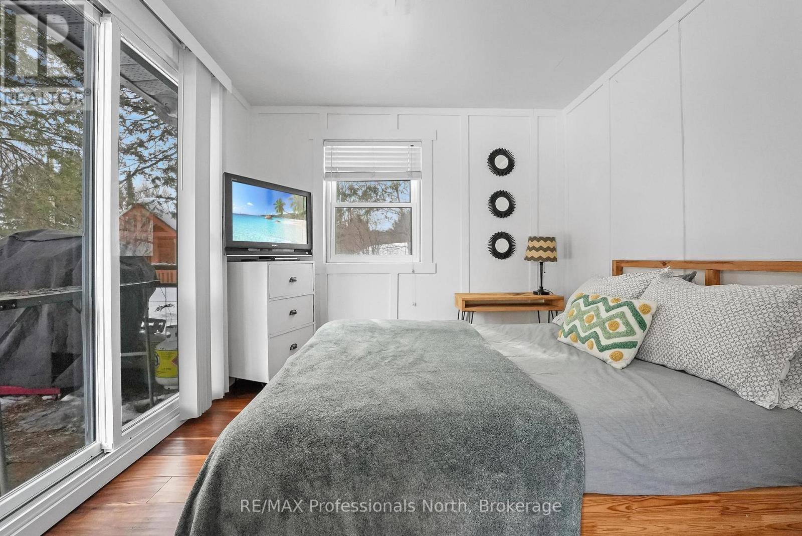 1044 Shanahan Trail, Minden Hills, Ontario  K0M 2K0 - Photo 17 - X12812350