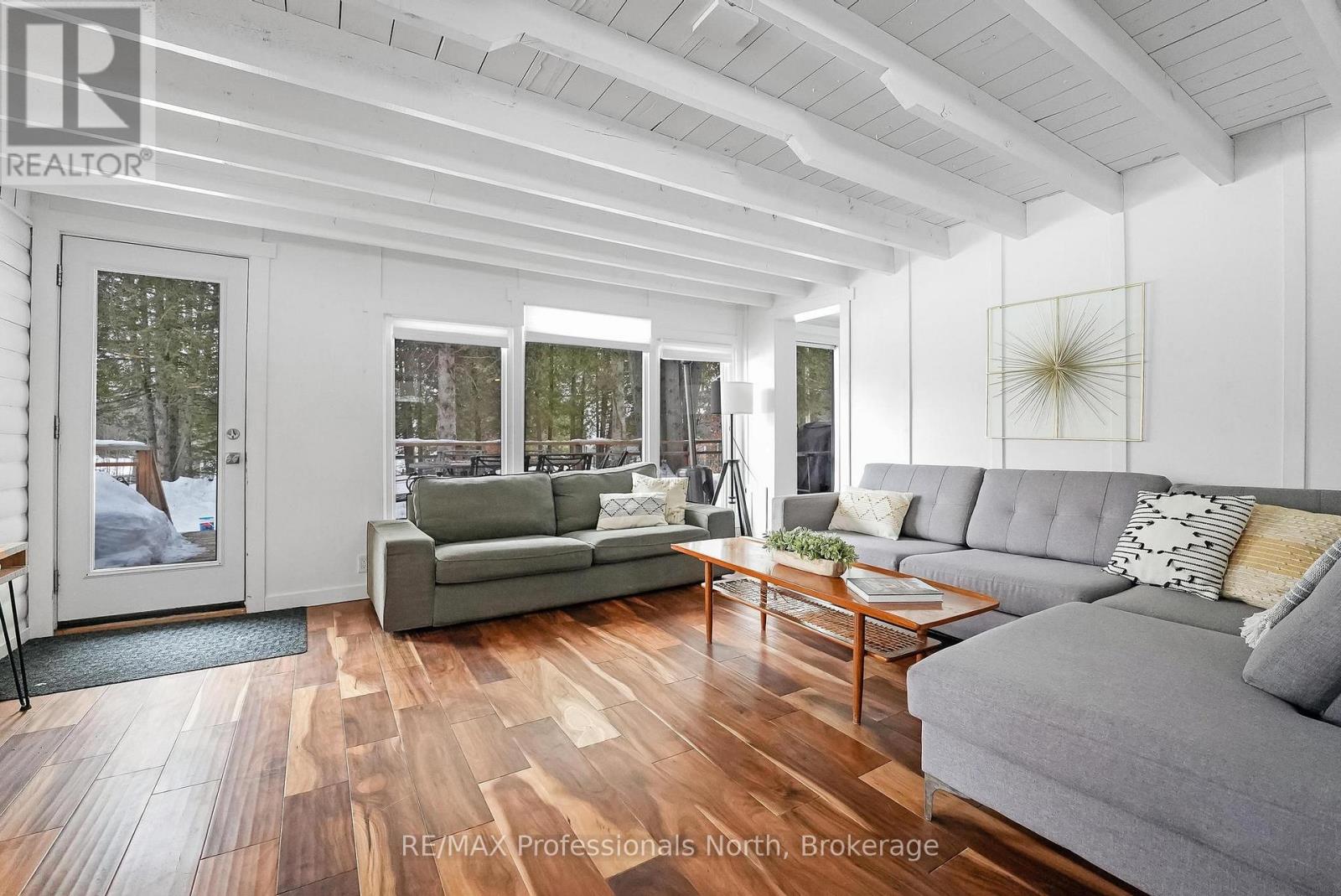 1044 Shanahan Trail, Minden Hills, Ontario  K0M 2K0 - Photo 6 - X12812350