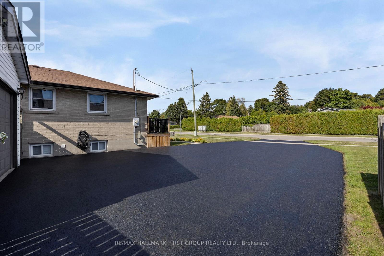 924 Mccullough Drive, Whitby, Ontario  L1N 1C6 - Photo 6 - E12853050