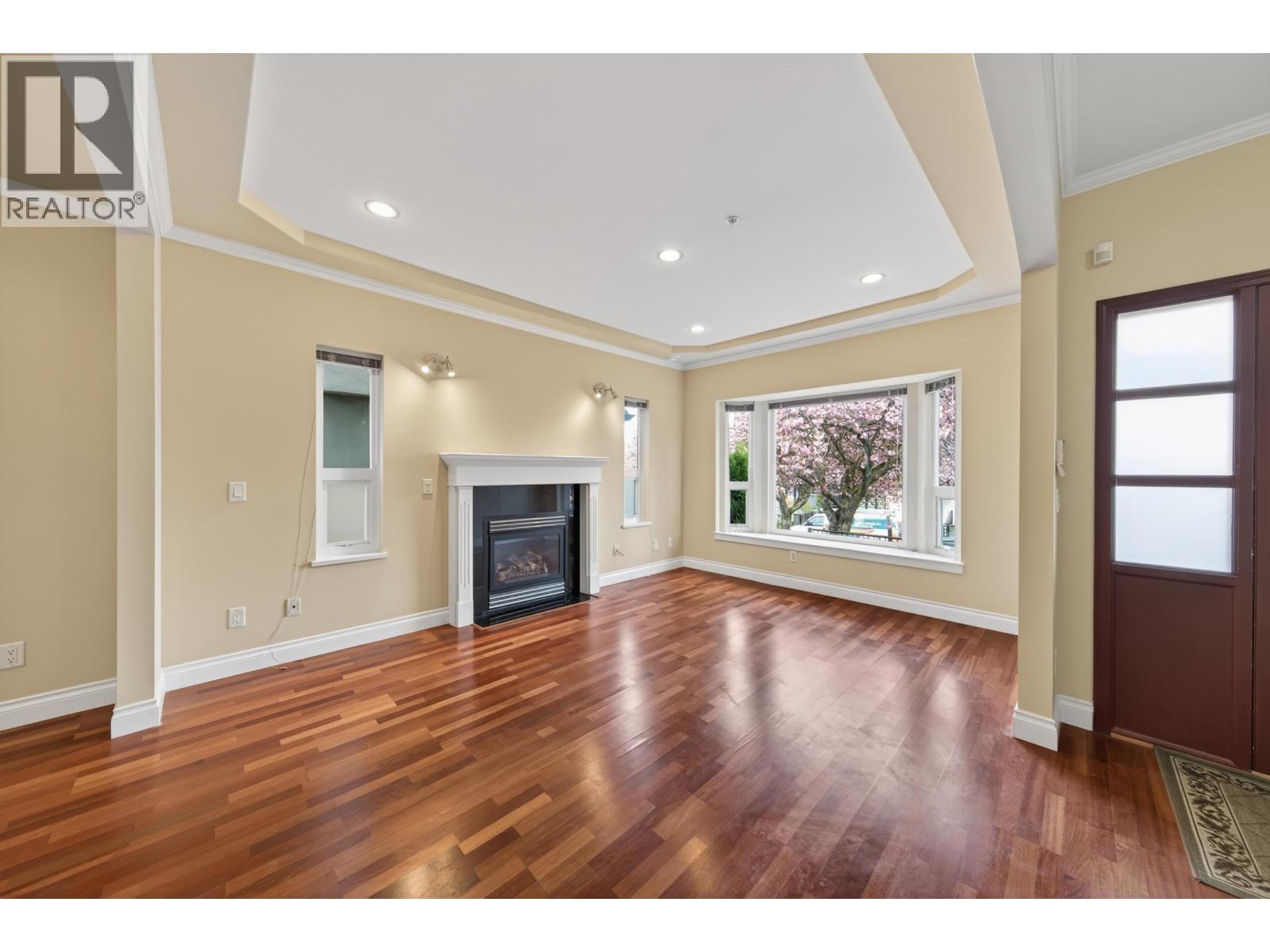 3076 E 27th Avenue, Vancouver, British Columbia  V5R 1P2 - Photo 5 - R3114280