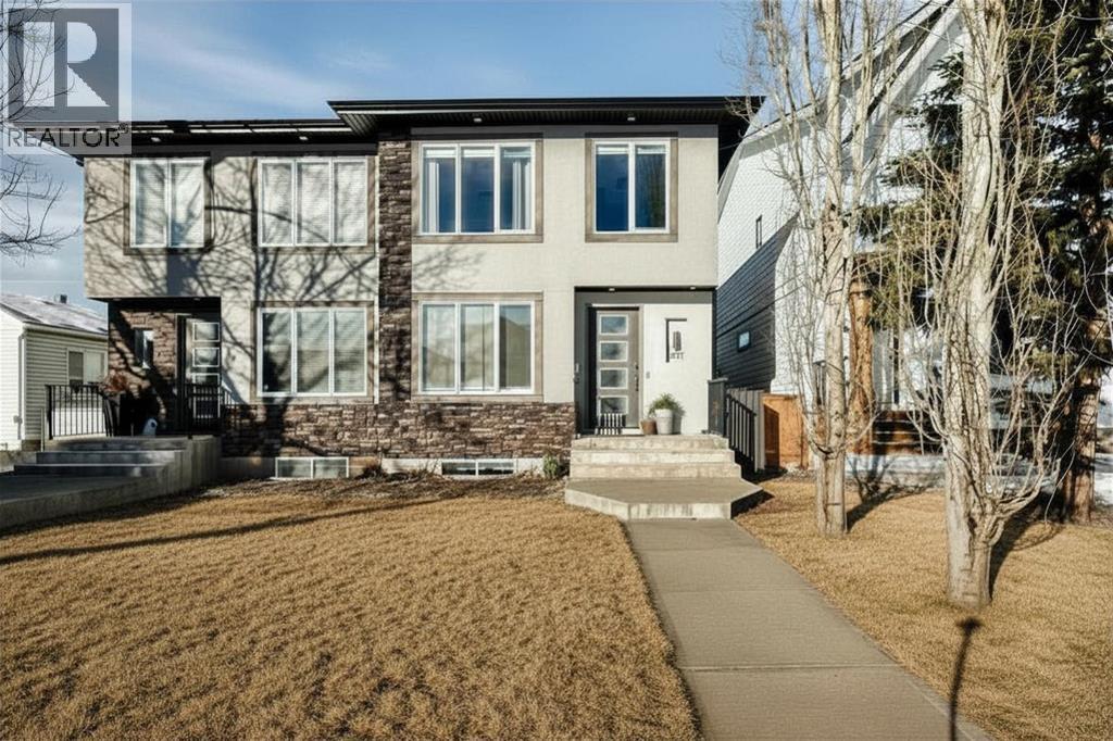 4627 83 Street Nw, Calgary, Alberta  T3B 2R1 - Photo 1 - A2292481