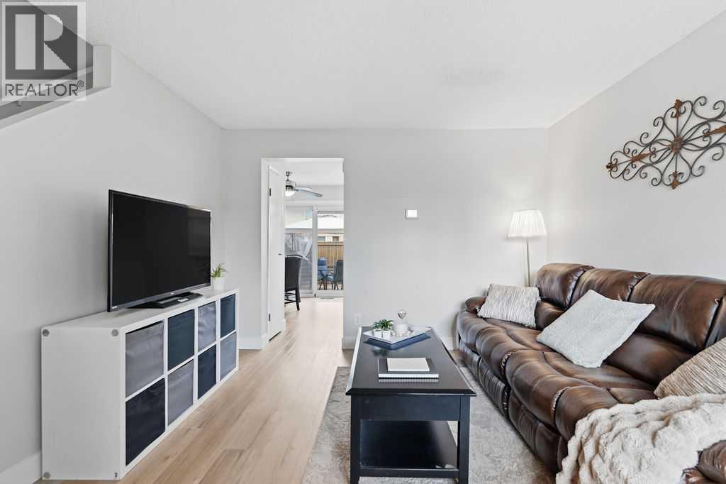 102, 123 Queensland Drive SE, Calgary, Alberta  T2J 5J4 - Photo 5 - A2303898