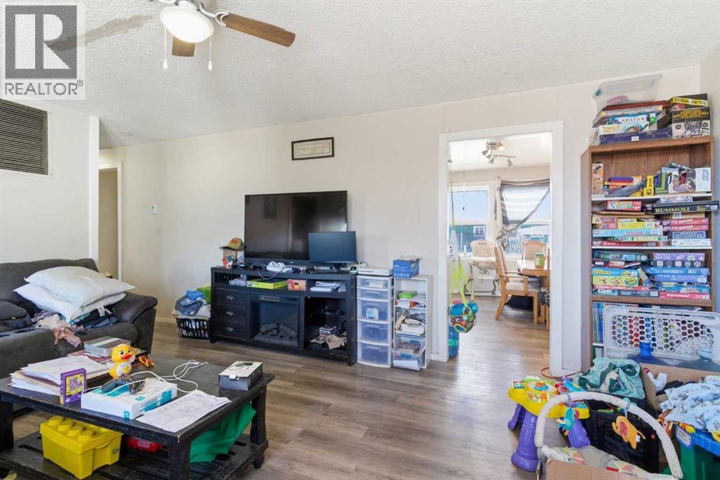 #33, 320 7 Avenue NE, Three Hills, Alberta  T0M 2N0 - Photo 7 - A2304509