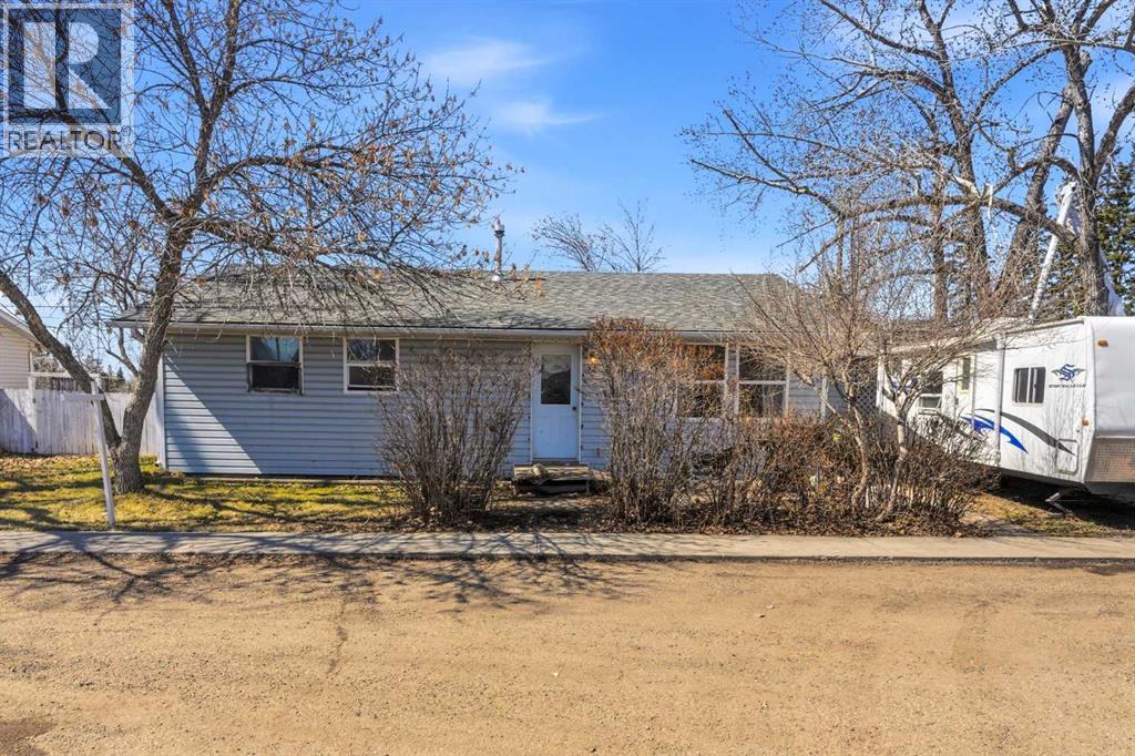 #33, 320 7 Avenue NE, Three Hills, Alberta